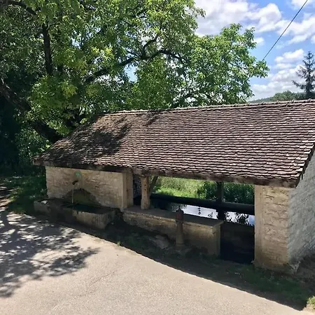 Maison Spacieuse A Boulieu * Courtenay